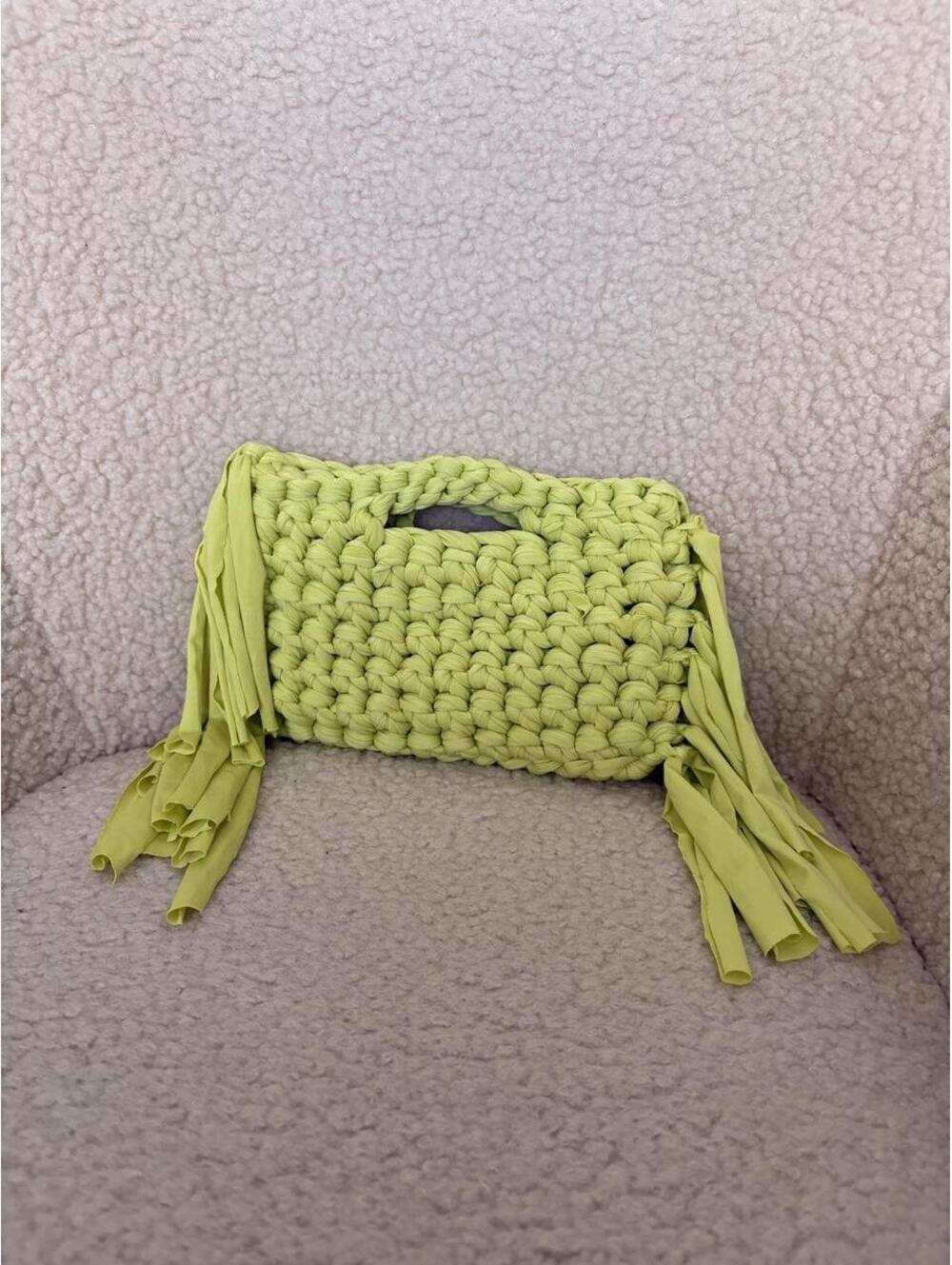 FRINGE CROCHET BAG